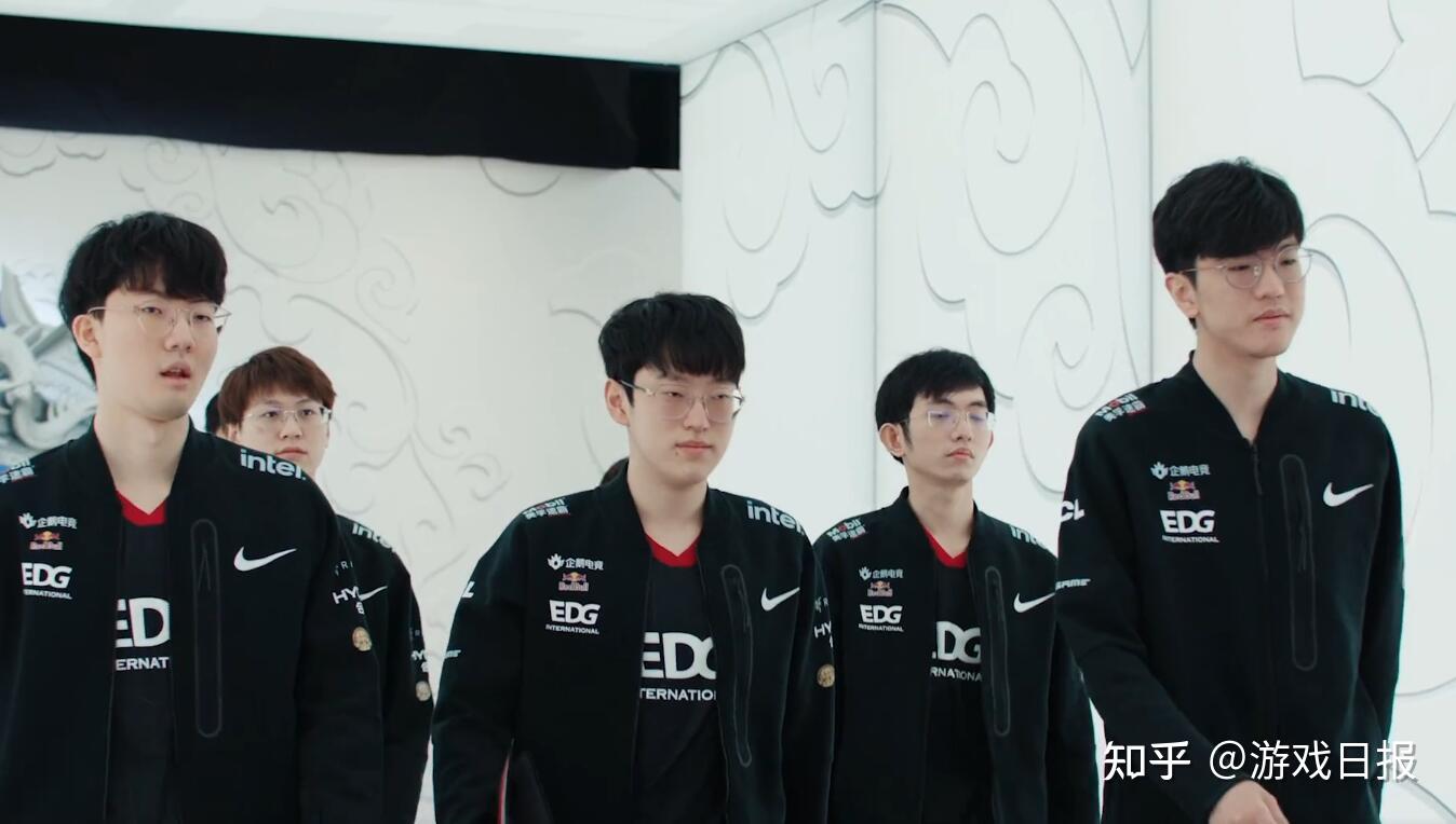 教练之间默 教练之间默