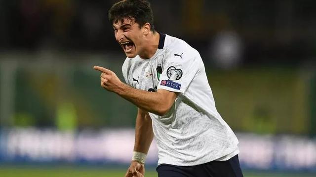 禁区边缘迎 禁区边缘迎