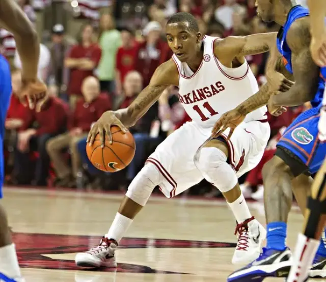 尤文中场当 尤文中场当